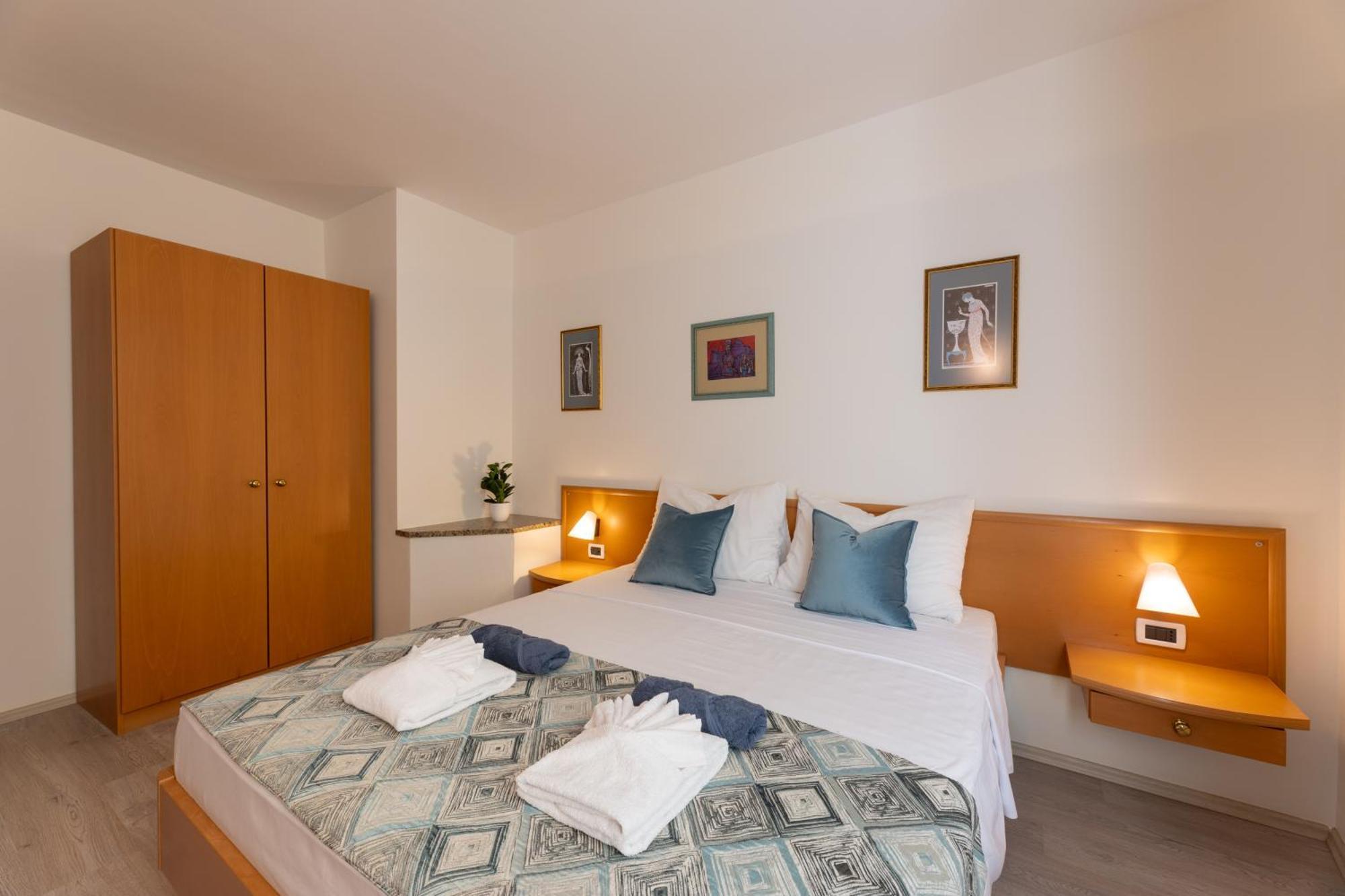 Villa Fontana Trogir Eksteriør bilde