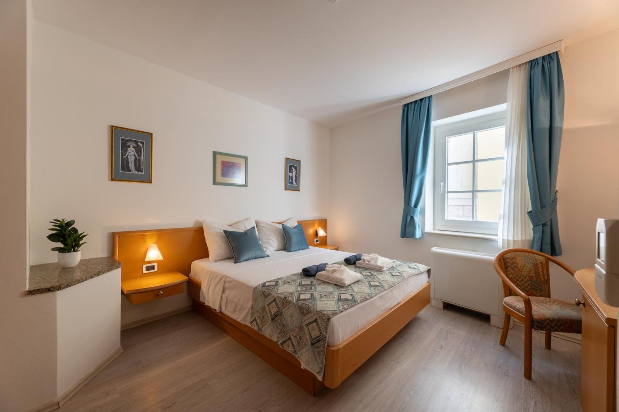 Villa Fontana Trogir Eksteriør bilde